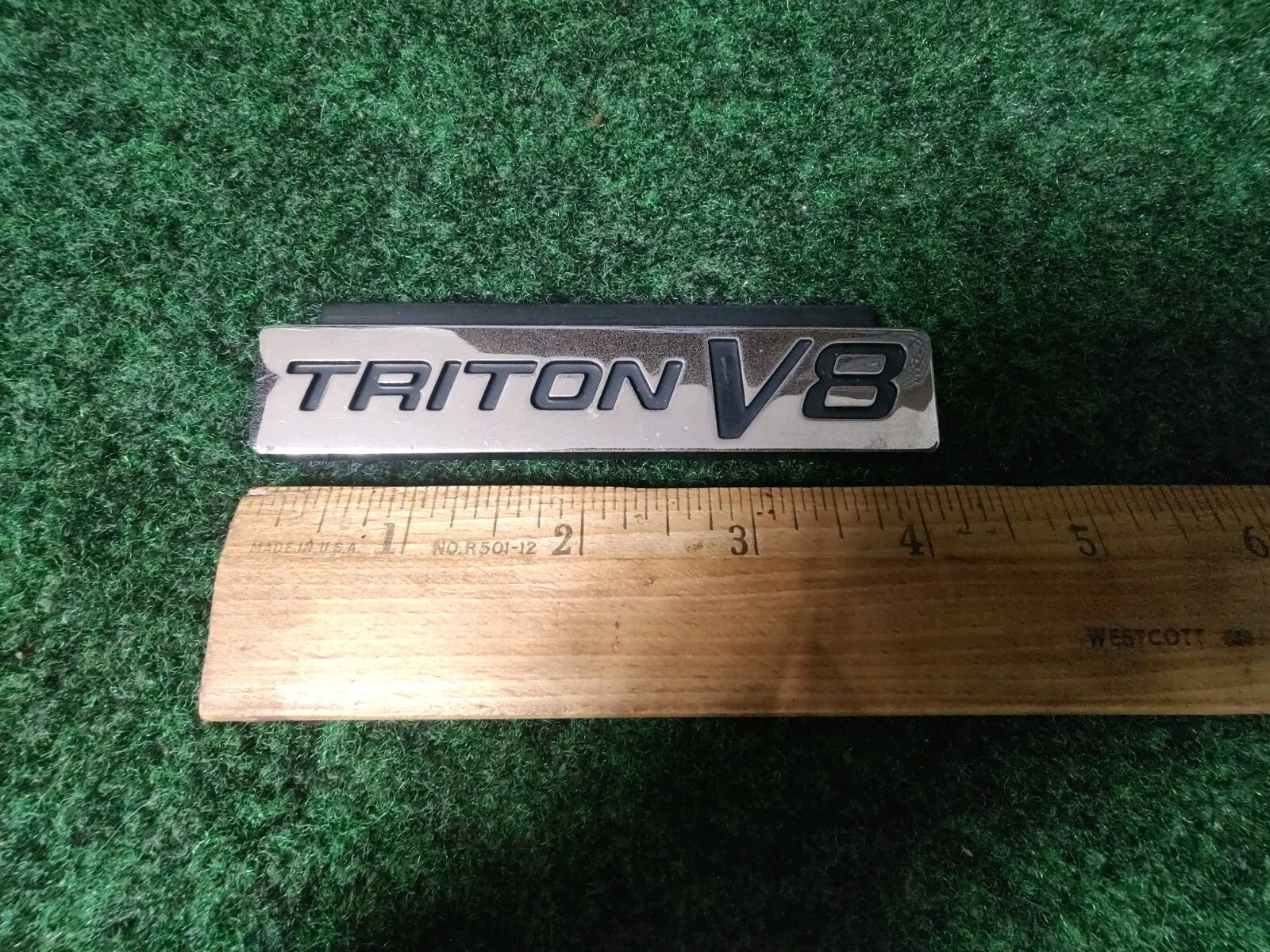 97 98 99 00 01 02 03 04 FORD F-150 TRITON V8 SIDE EMBLEM BADGE LOGO USED OEM 4L7