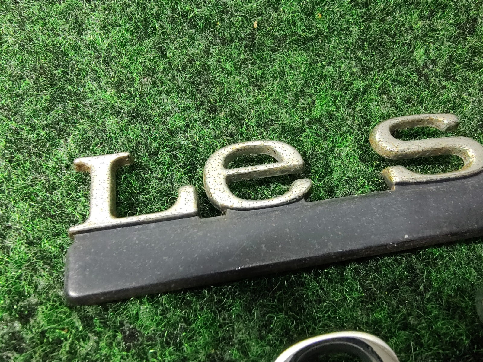 97 98 99 BUICK LESABRE CUSTOM SIDE EMBLEM LOGO BADGE SYMBOL SET USED OEM 6S8