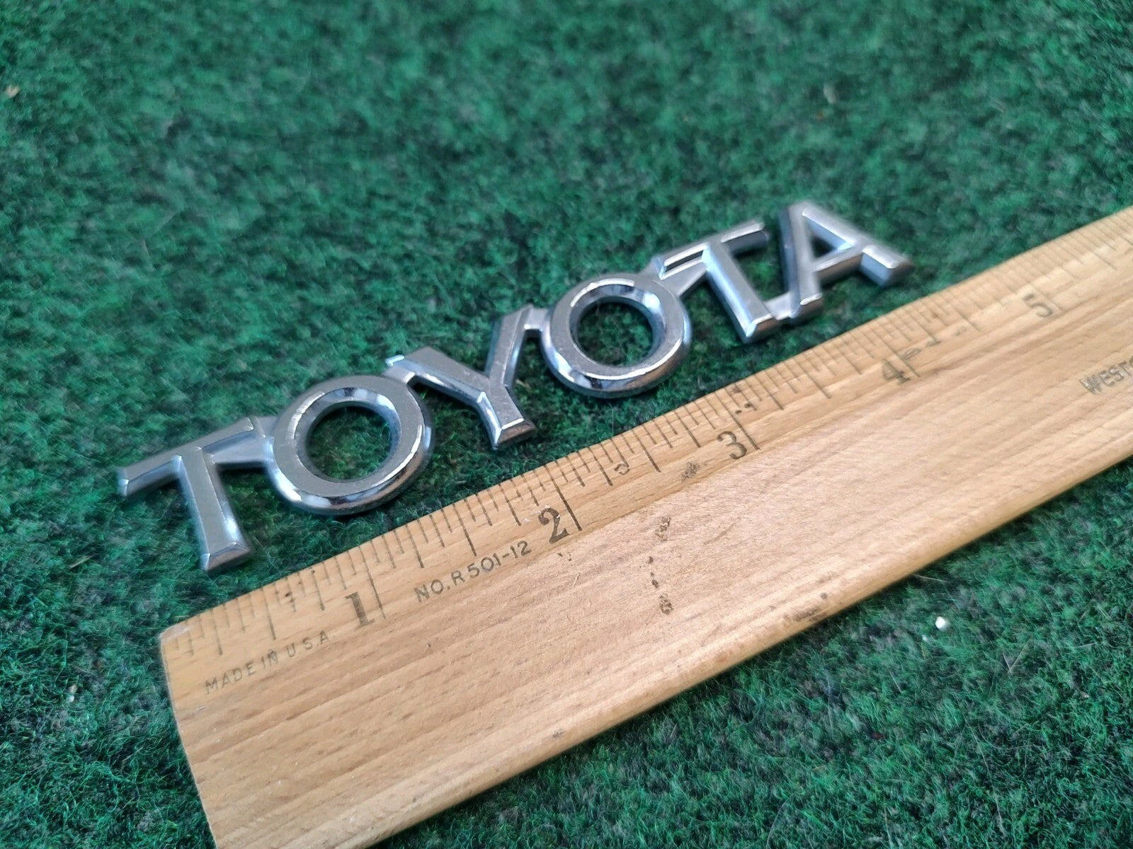 1997-2001 Toyota Camry Rear Trunk Lid Emblem Badge Chrome OEM 75447-33040 3S8