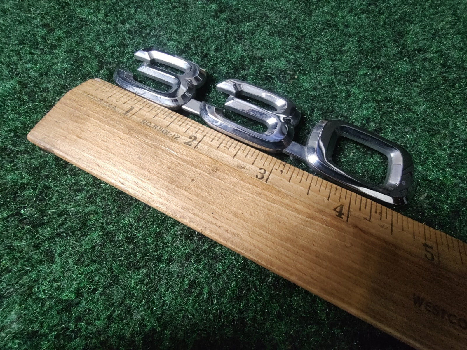 98 99 00 01 02 03 04 05 LEXUS 330 REAR EMBLEM BADGE LOGO 9L3