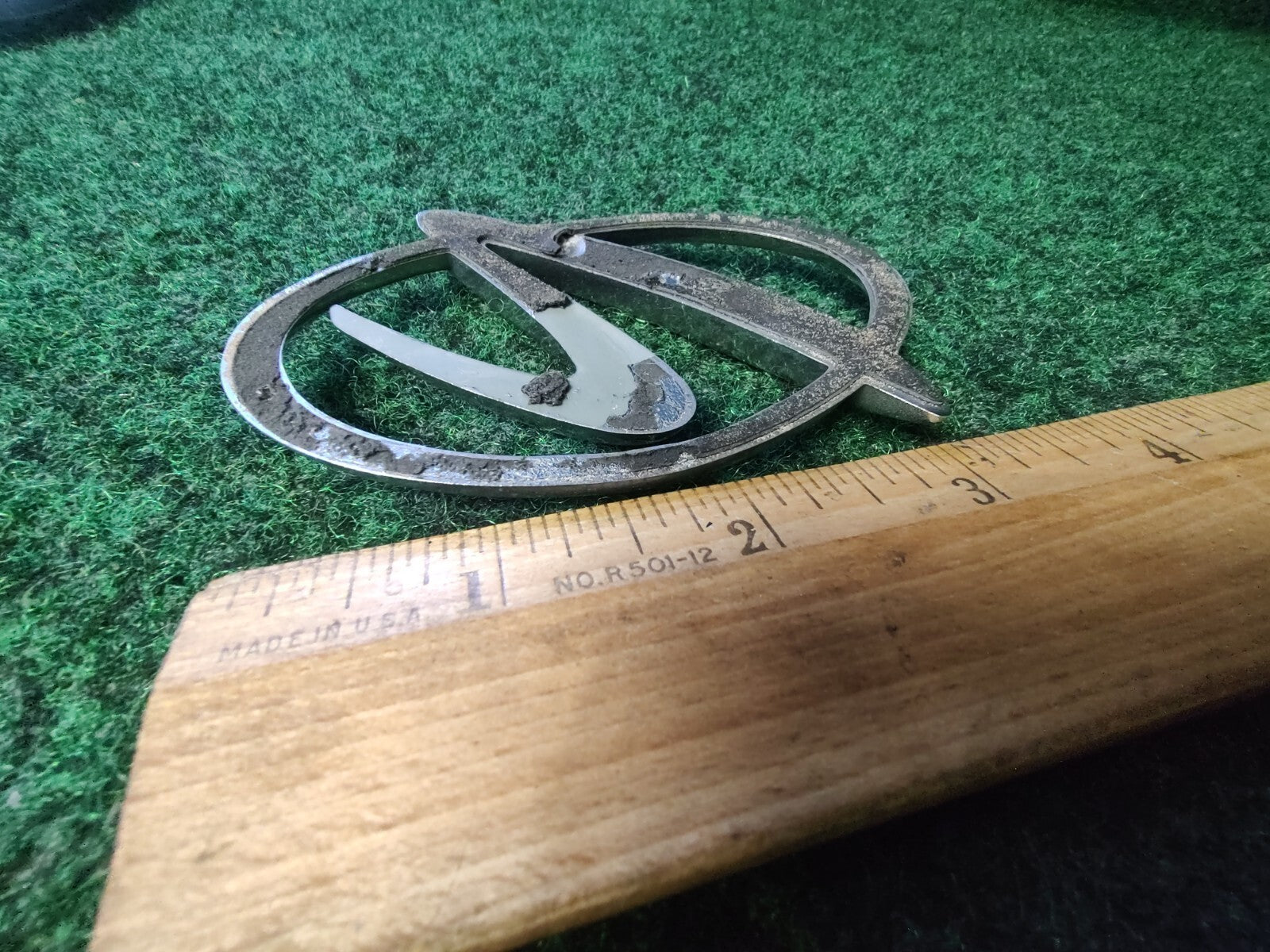 OEM Oldsmobile Aurora 2001 2002 2003 2004 2005 Chrome Emblem Name Plate 8L2