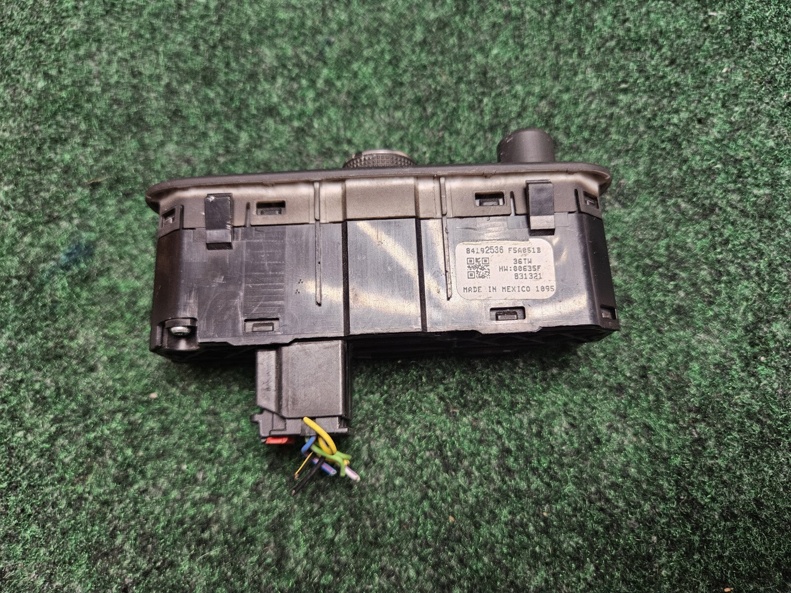 GM Headlight Switch Assembly Malibu Enclave Encore Blazer Camaro 84192536 7S6
