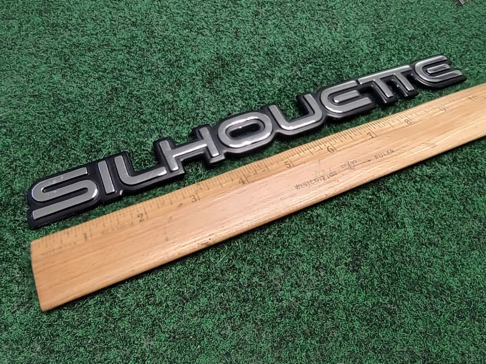 Oldsmobile 1997-2004 Silhouette Gold Rear Trunk Emblem Badge Logo 10242278 1S9