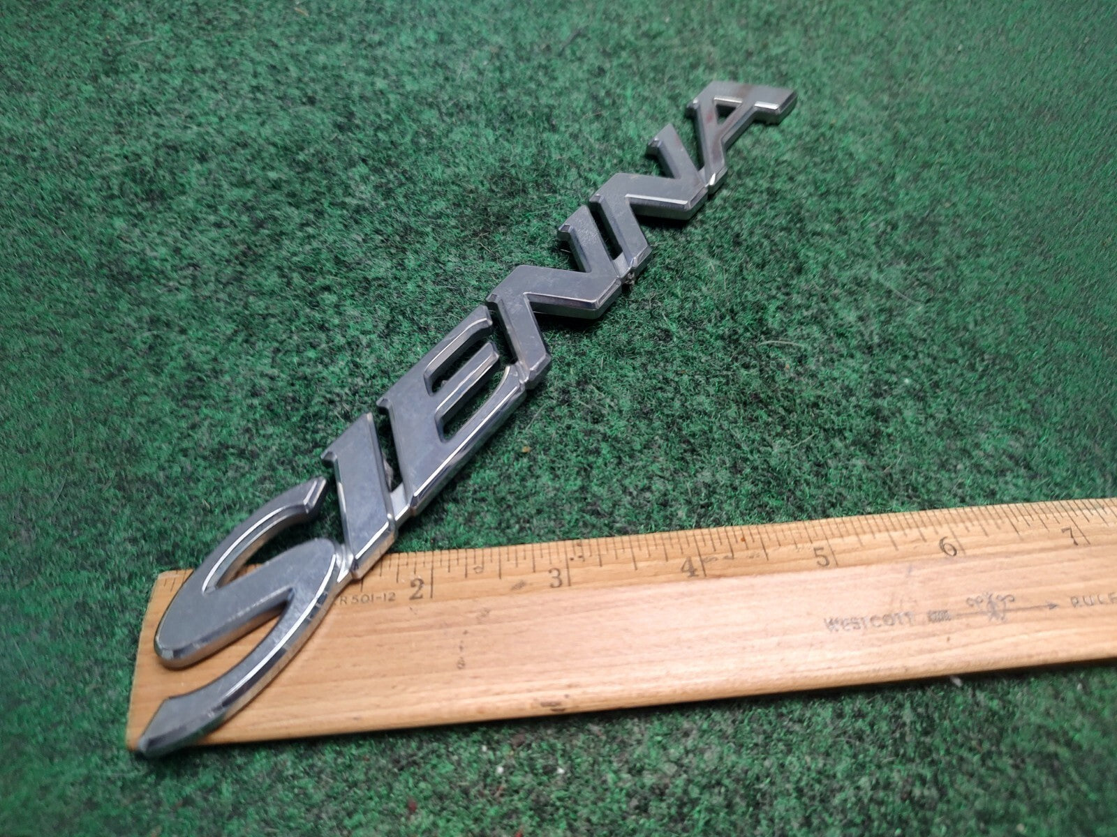 07 08 09 10 TOYOTA SIENNA REAR LID GATE CHROME EMBLEM LOGO BADGE USED OEM 3S6
