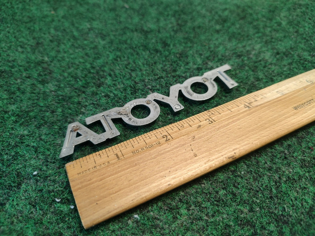 Toyota OEM Rear Emblem Badge Logo Nameplate Name 75447-33040 3S8