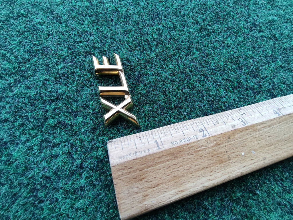 TOYOTA CAMRY XLE REAR GOLD EMBLEM LOGO BADGE SYMBOL NAME PLATE OEM  5S4