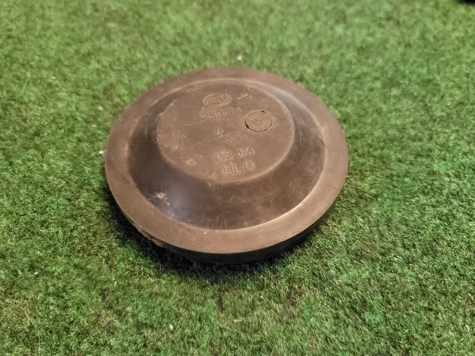 Ford Fiesta Fusion F150 Explorer Escape Taurus Headlight Bulb Cover Dust Cap 9L6