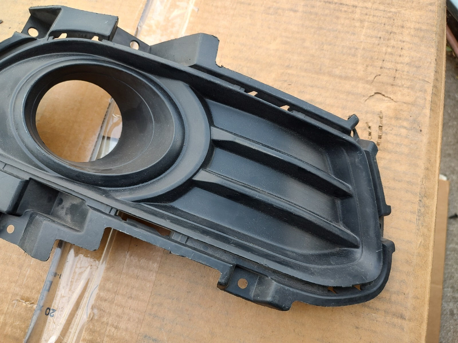 2013-2016 Ford Fusion Front RH Right Bumper Fog Lamp Cover Smooth Surface LT3