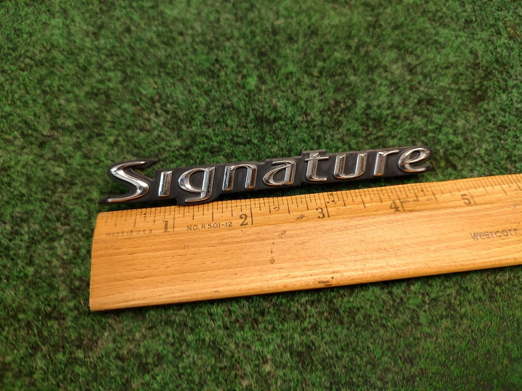 03-11 LINCOLN TOWN CAR SIGNATURE SIDE EMBLEM LOGO BADGE SIGN SYMBOL USED 4S7