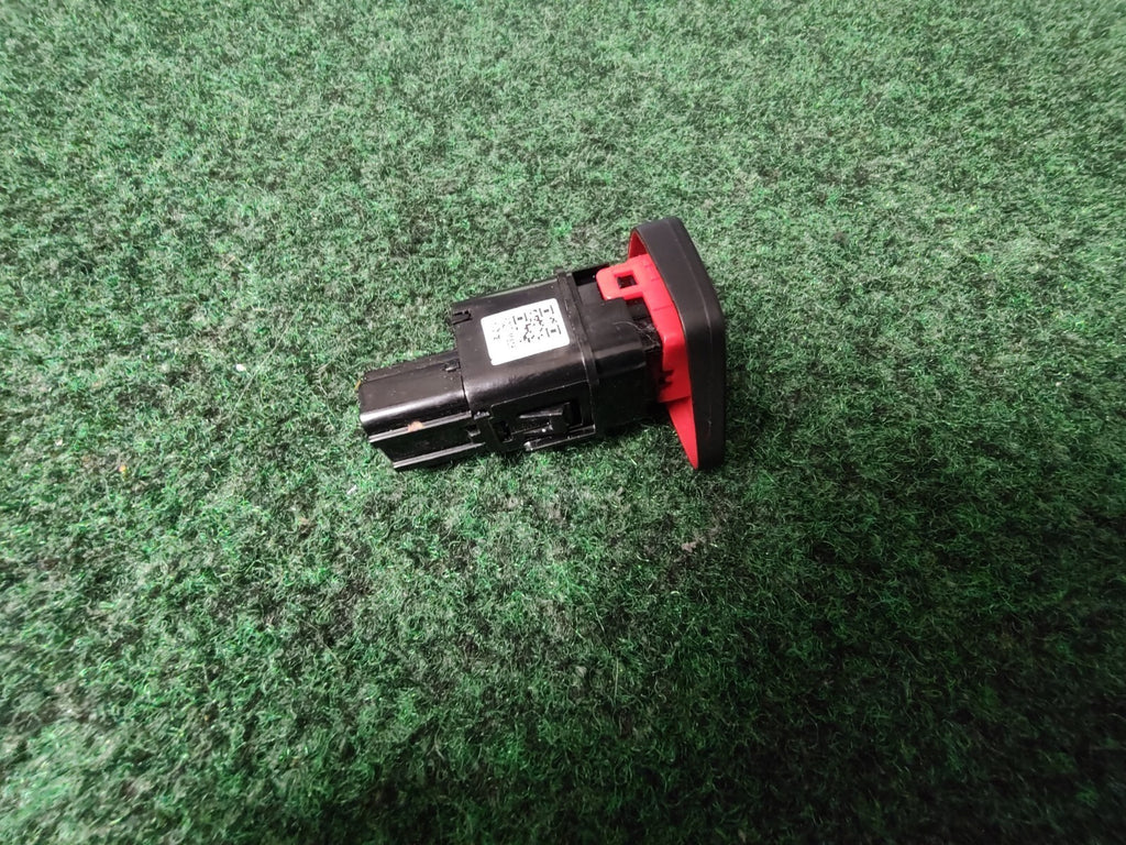 2024 CHEVROLET TRAX DASH DASHBOARD HAZARD LIGHT CONTROL SWITCH OEM 7S2