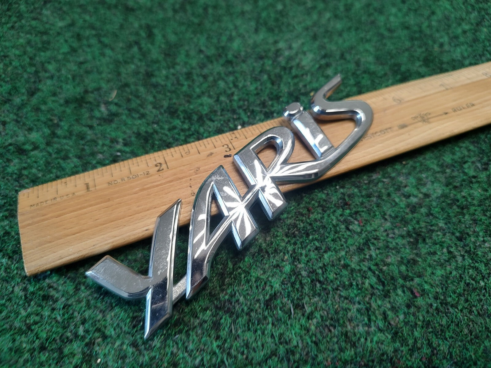 2006-2011 TOYOTA YARIS REAR EMBLEM LOGO BADGE SYMBOL CHROME LETTERS OEM 3S7