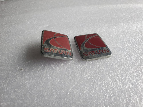 (2) Saturn 1991-2002 LS SL Fender Emblem Badge Logo Nameplate Name 21049052 VNTG