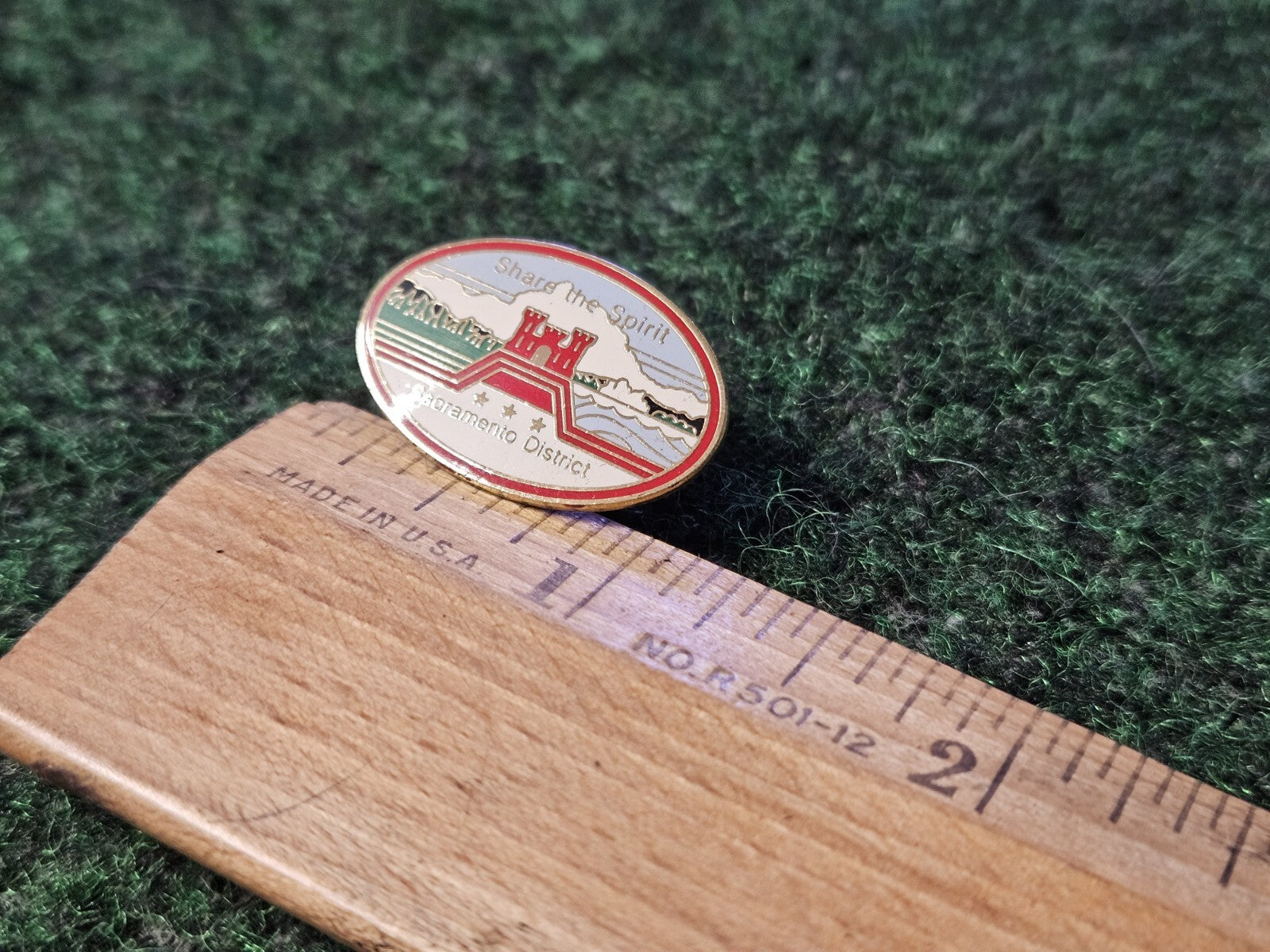 Vintage Sacramento District CA Pin Share the Spirit Sutter's Fort  Lapel 7S9