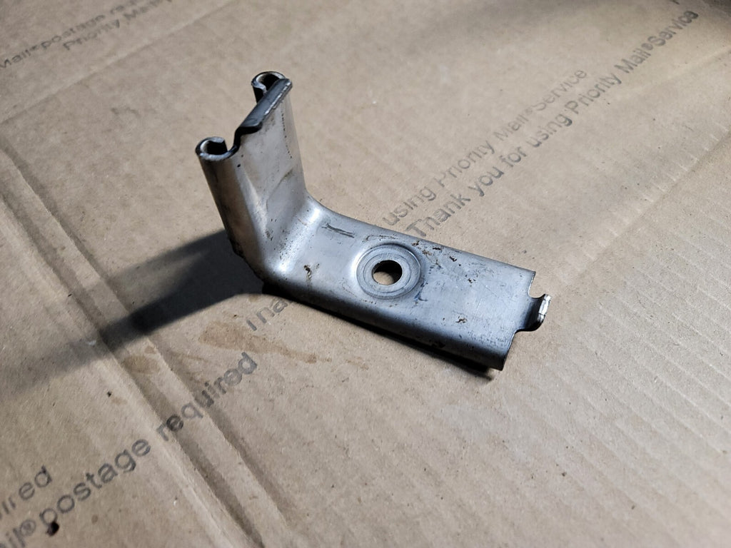 2005-2013 C6 Chevrolet Corvette Muffler Exhaust Hanger Bracket HL3 (1)