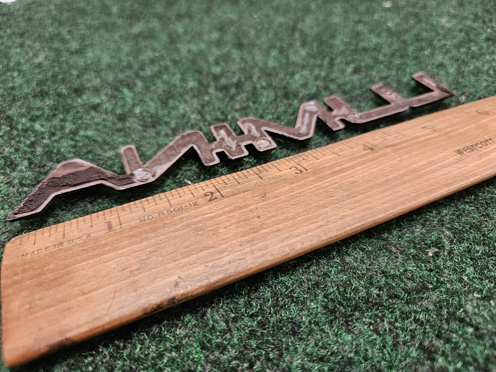95 96 97 98 99 00 01 CHEVROLET LUMINA REAR EMBLEM BADGE SYMBOL OEM 5M2