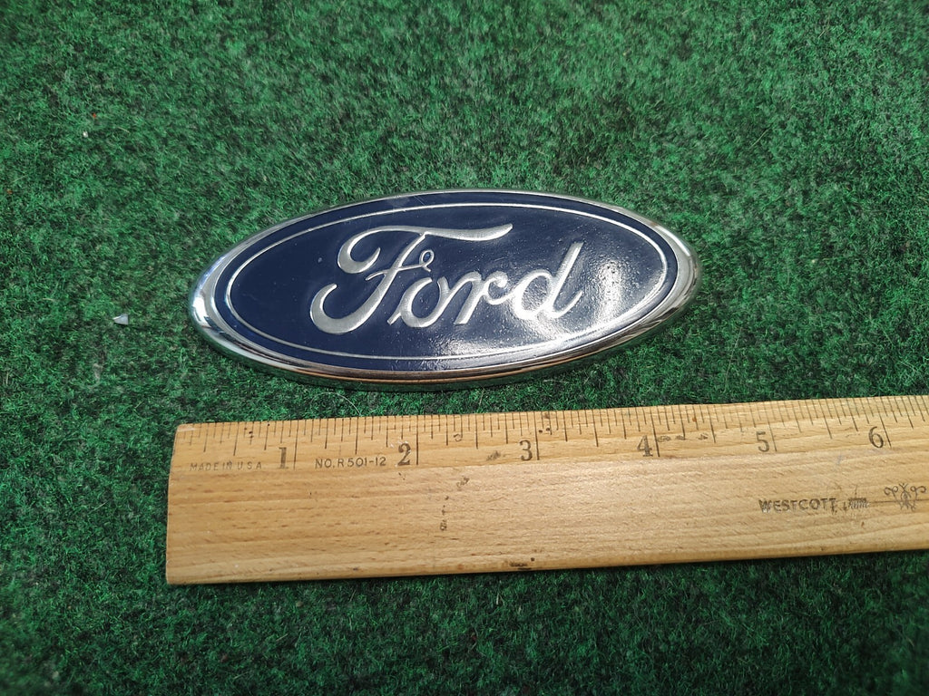 2001-2007 Ford Escape Tailgate Trunk Emblem BADGE YL84-7843500-AB 1S9