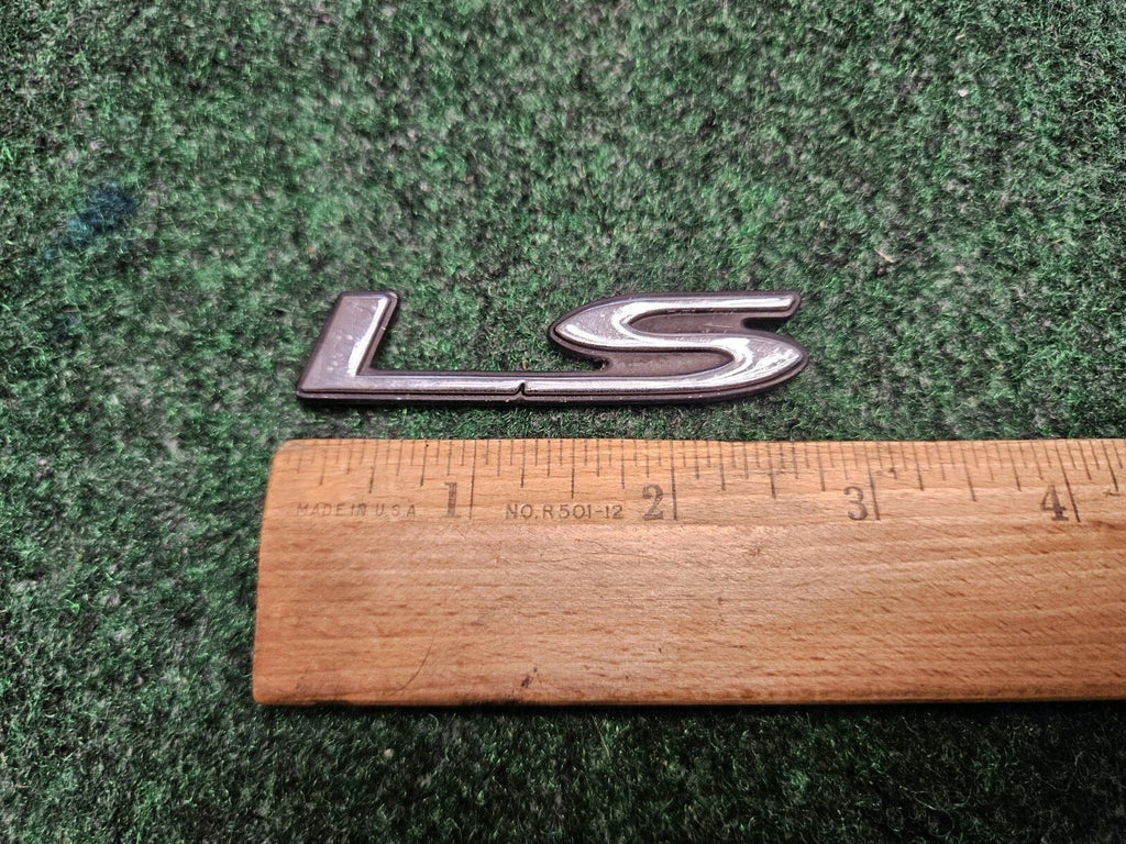 1997-2003 Chevrolet Malibu "LS" Plastic Silver Emblem NAME PLATE 22638474 5M8