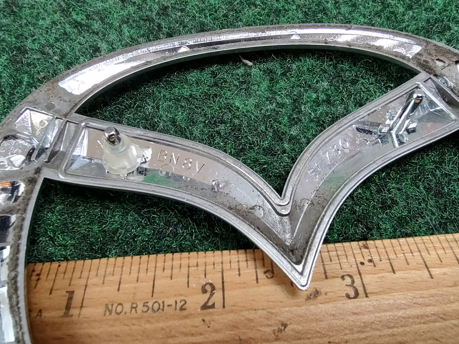 04 05 06 07 08 09 MAZDA 3  EMBLEM LOGO BADGE OEM BN8V-51-730 2S6