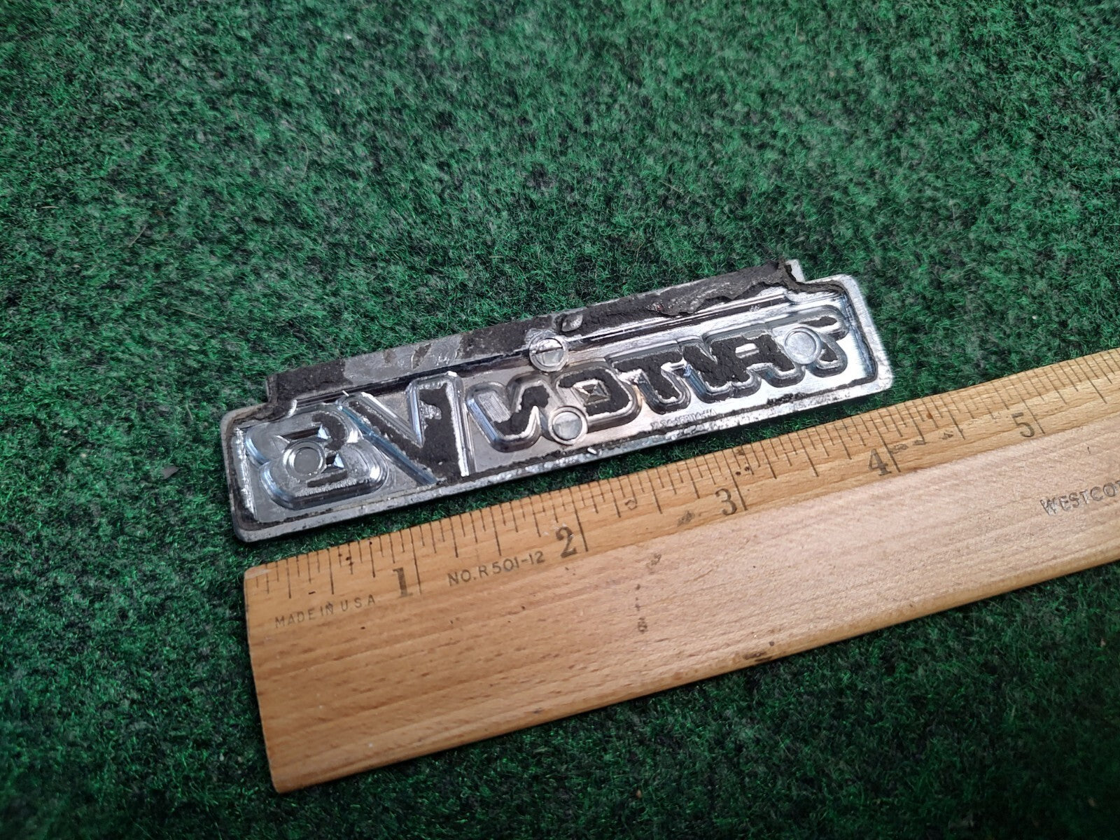 1997-03 FORD TRITON V8 FENDER EMBLEM GENUINE OEM  XL34-16B114-HA 3S1