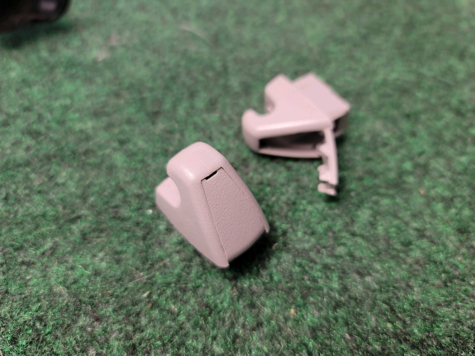 (Set Of 2) GM  Interior Roof Sunvisor Support Clip Part# 13293394 OEM