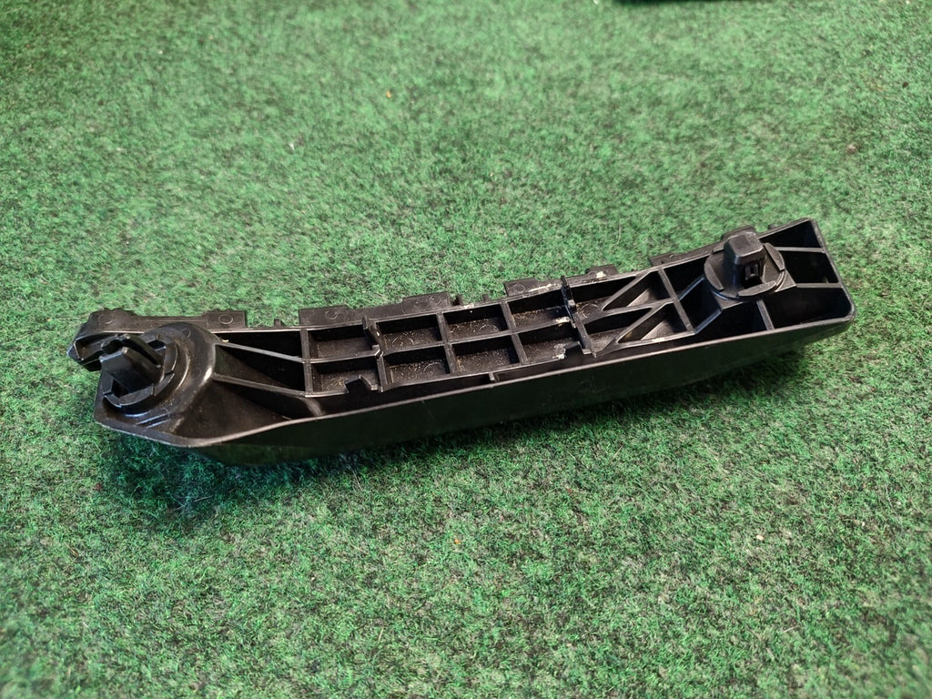 2012-2014 Genuine Toyota Retainer Front Bumper Side RH  52535-52111 4S8