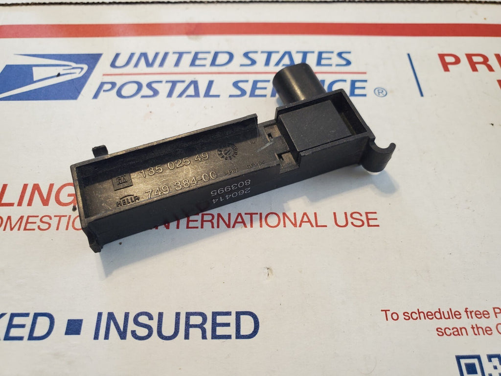 2014 Cadillac XTS Keyless Entry Antenna Transmitter Module 135 025 49 4L7