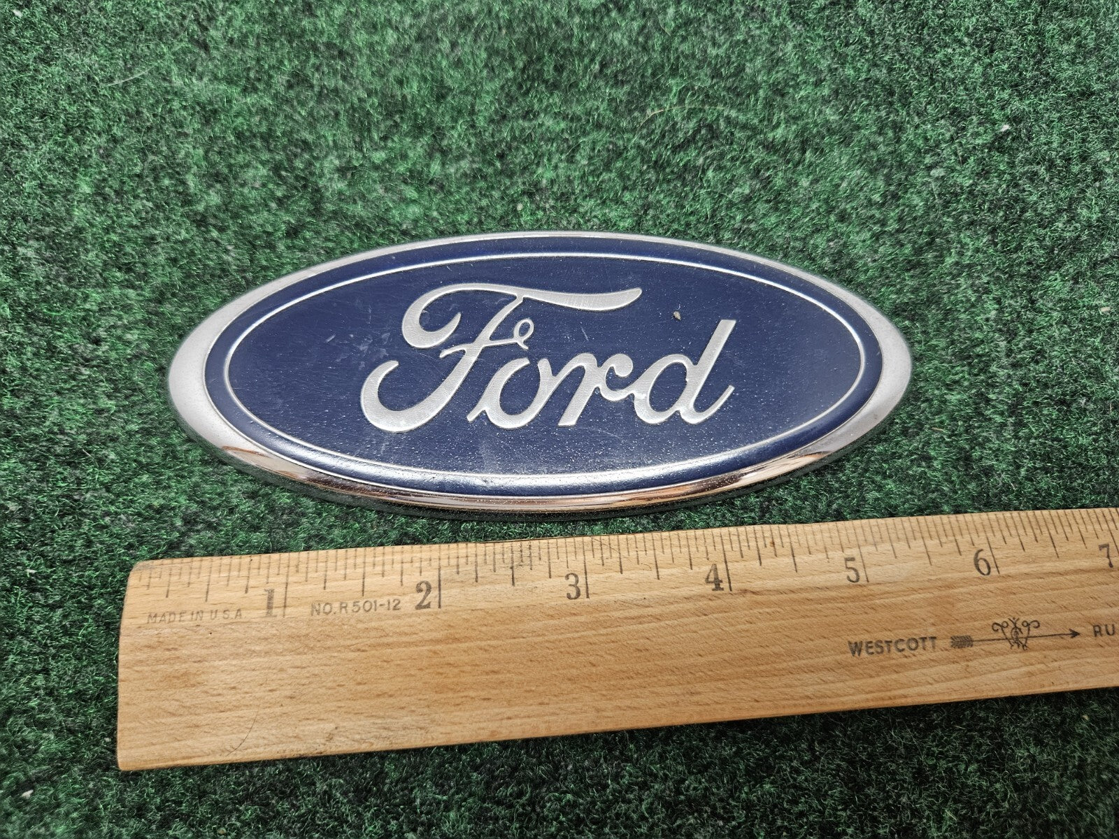 FORD EXPLORER CIRCA 2003 2004 REAR BLUE OVAL EMBLEM 1L24 15402 A16 AA GL1