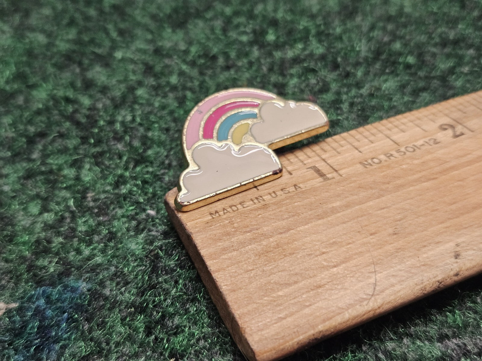 Rainbow Enamel And Cloud Collectible Pin Hat Lapel Souvenir Excellent Condition