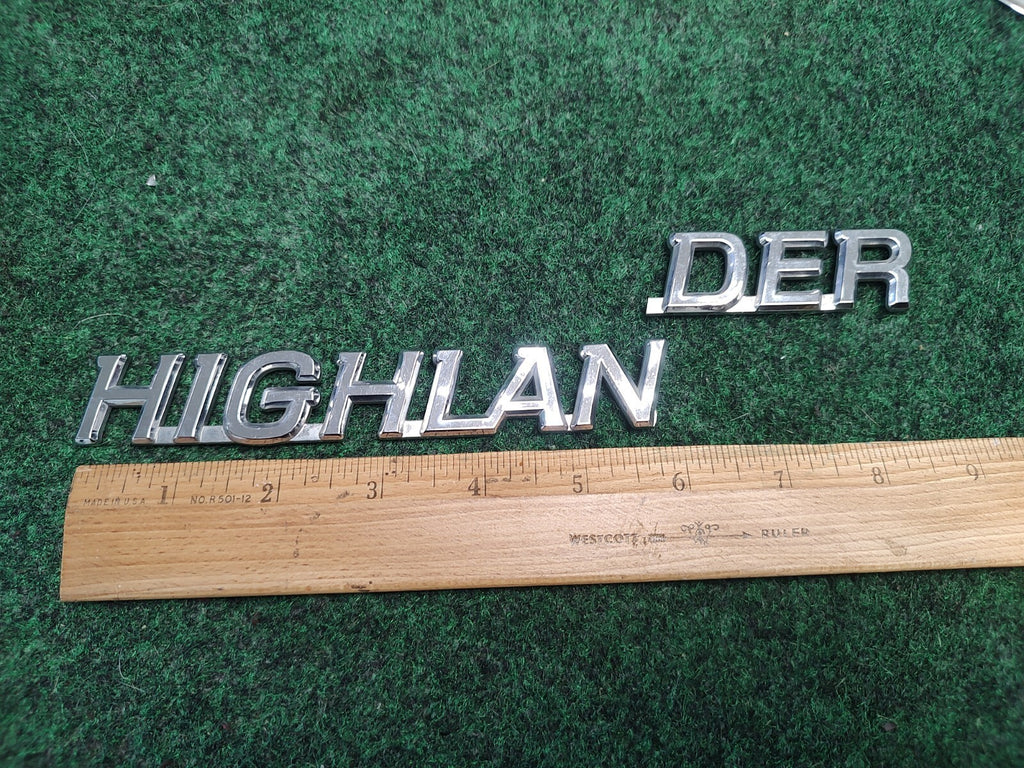 01 02 03 04 05 06 07 TOYOTA HIGHLANDER REAR LID EMBLEM LOGO BADGE SYMBOL 1S9