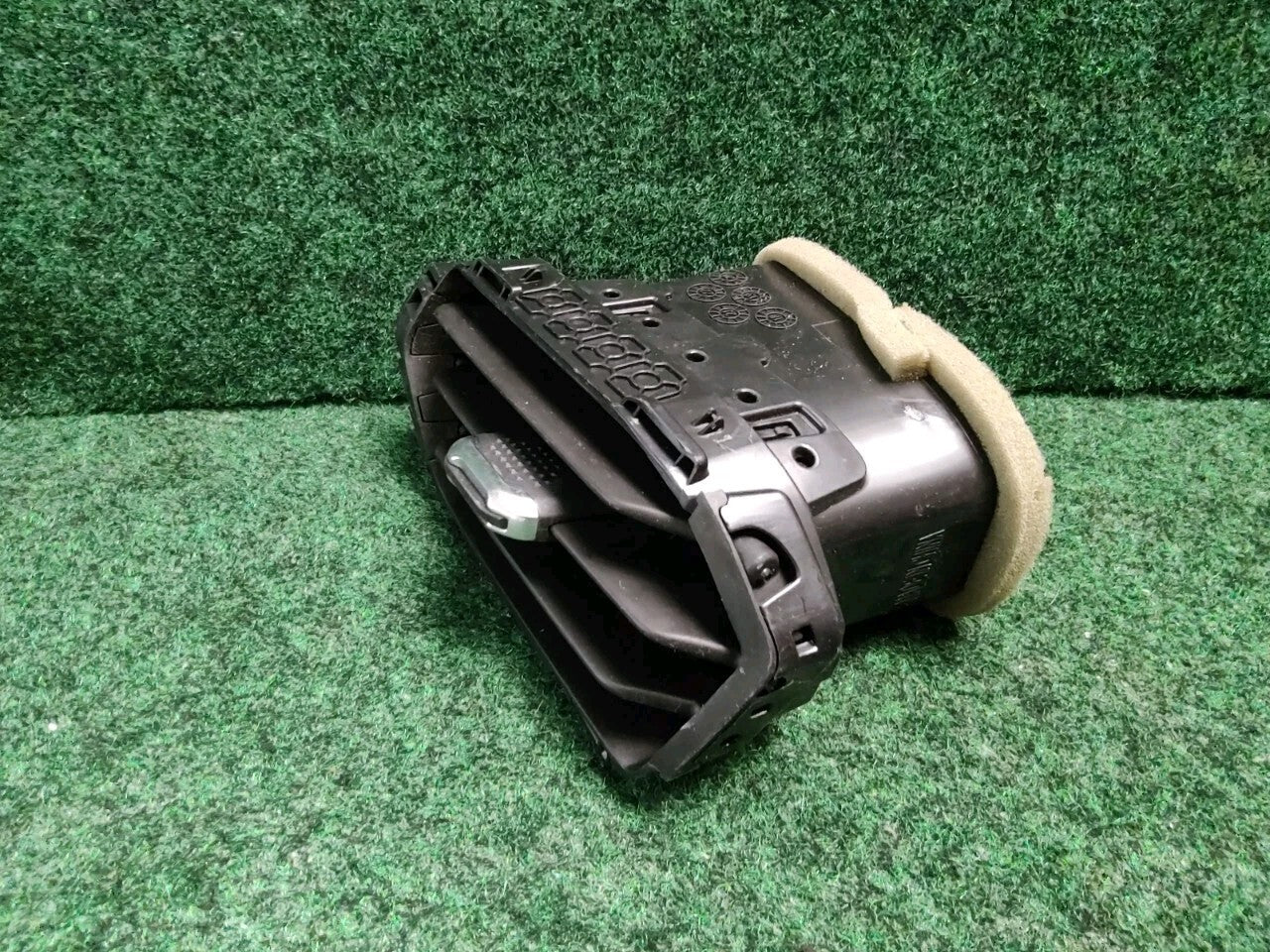 2019-2021 SILVERADO SIERRA DRIVER SIDE CENTER AC AIR VENT OUTLET LH 23356901 JT8
