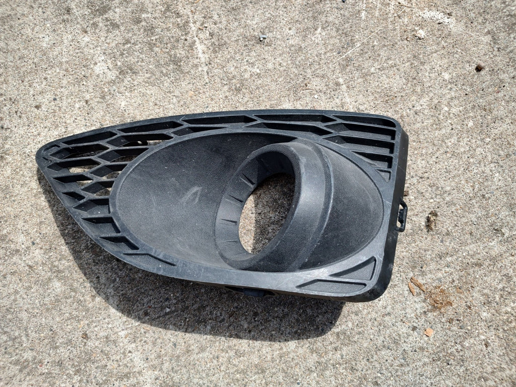 2010-2012 Ford Fusion Driver Left Fog Lamp Light Bezel Trim Insert LH OEM LT9