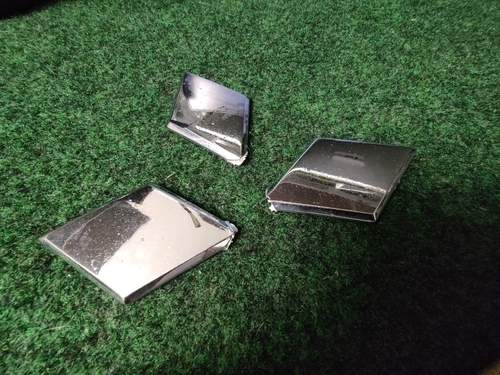 2004 2008 09 10 2011 Mitsubishi Endeavor Front Grille Badge Emblem CRACKED 7S1