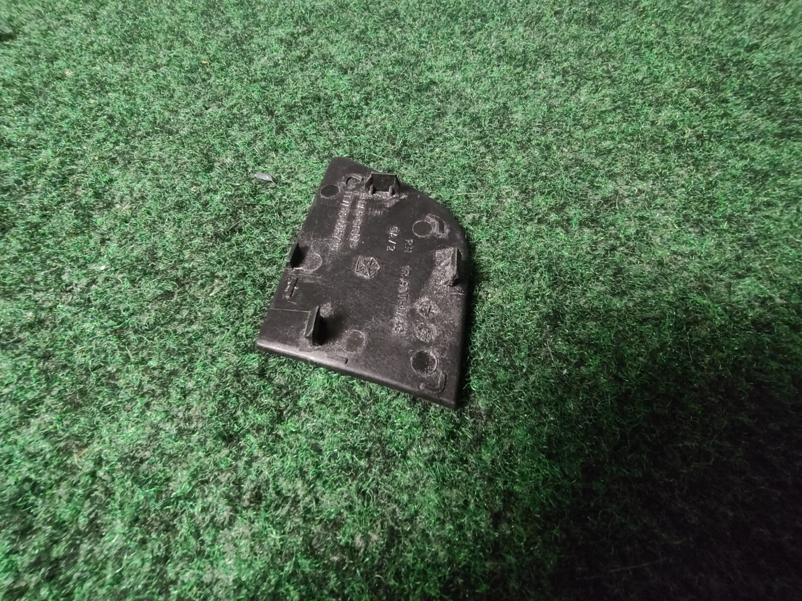 2021-2023 DODGE CHARGER FRONT OR REAR RIGHT SIDE DOOR HANDLE HOLE BOLT CAP 5L5