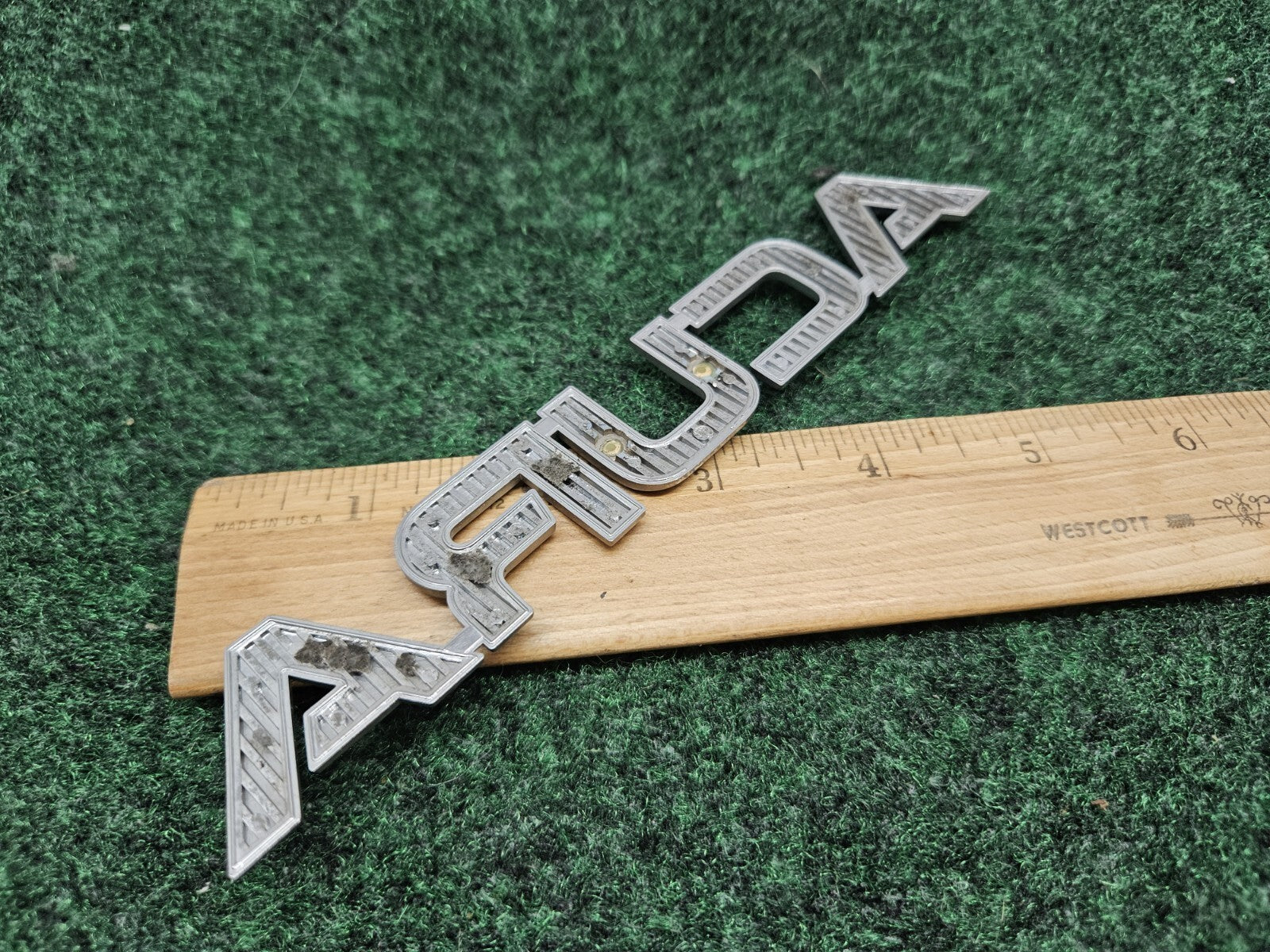 ACURA INTEGRA REAR  TRUNK LID EMBLEM LOGO BADGE NAME PLATE  OEM GL1