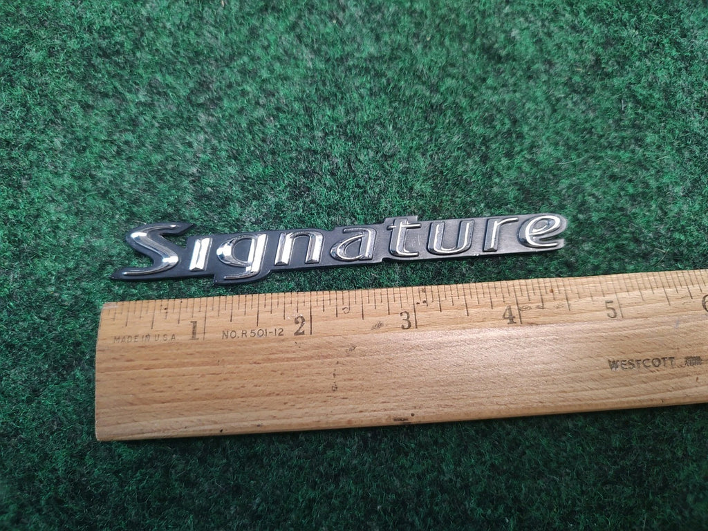 03-11 LINCOLN TOWN CAR SIGNATURE SIDE EMBLEM LOGO BADGE SIGN SYMBOL USED 4S3