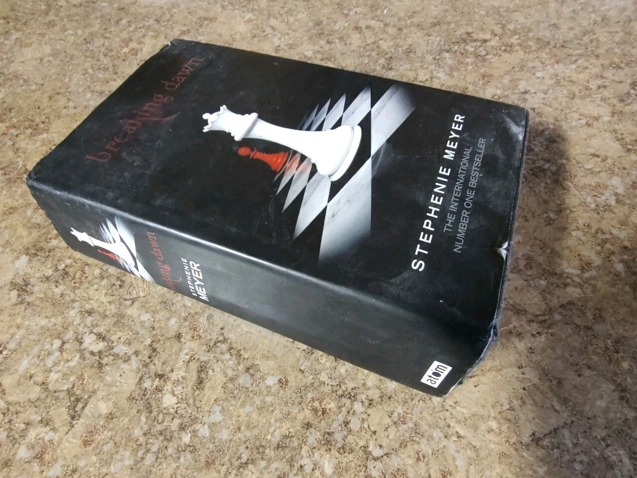 The Twilight Saga Ser.: Breaking Dawn by Stephenie Meyer Hardcover B12