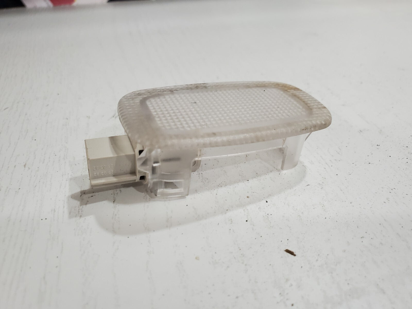 2010 - 2013 MERCEDES BENZ C300 INTERIOR COURTESY LIGHT LAMP A2218200401 OEM 7L9