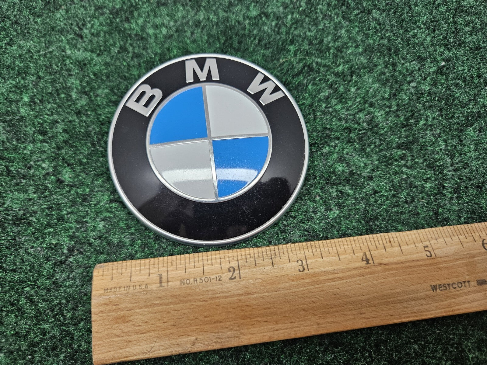 Front BMW Genuine Emblem Badge 8 132 375 05 DE 2004-2009 BMW 5 Series GL1