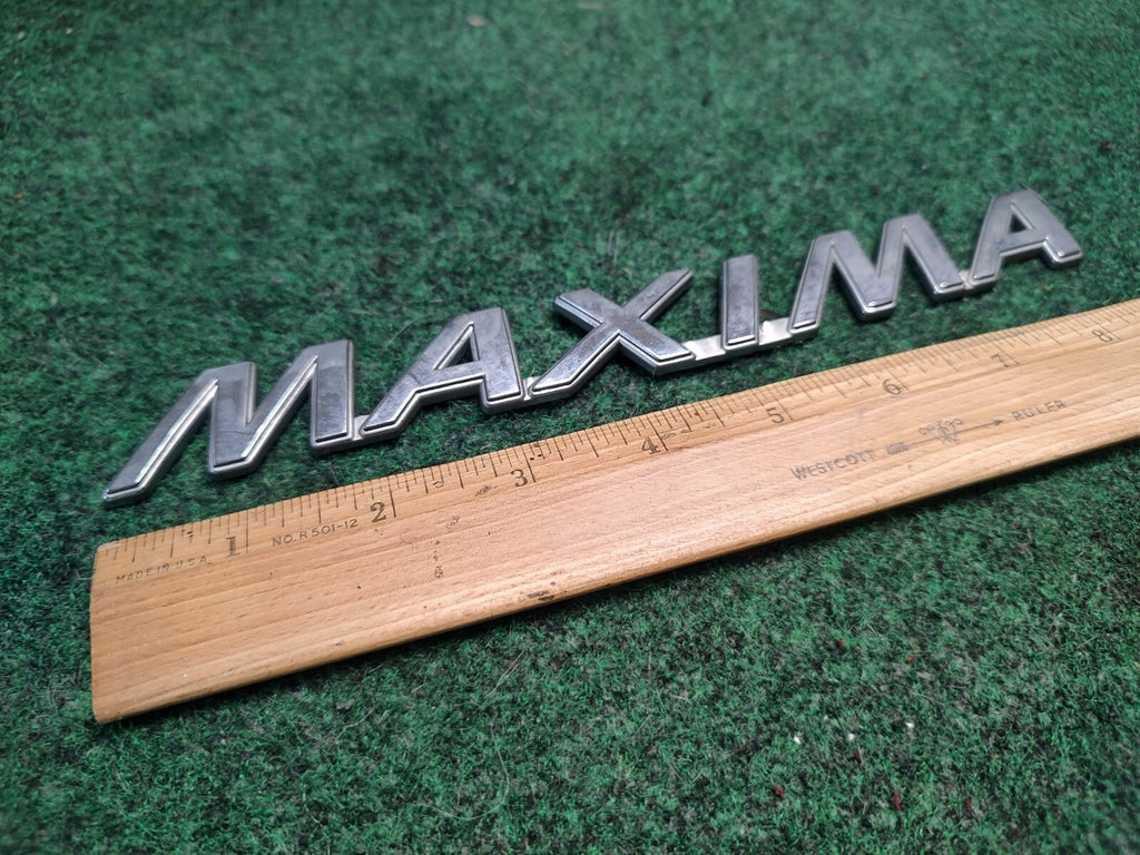2000 2001 Nissan Maxima Rear Trunk Nameplate Badge Emblem 84894-2Y901 OEM 3S5