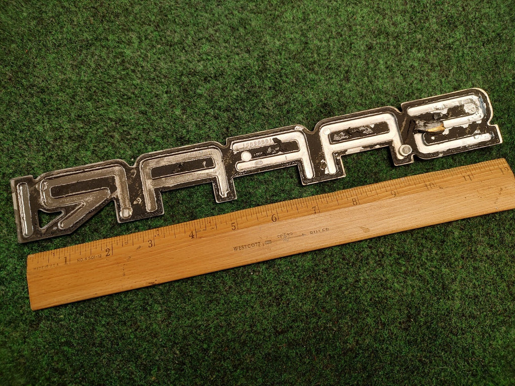 1995-2005 GMC Safari Rear Door Emblem Badge Logo Nameplate Name 15690681 2S3