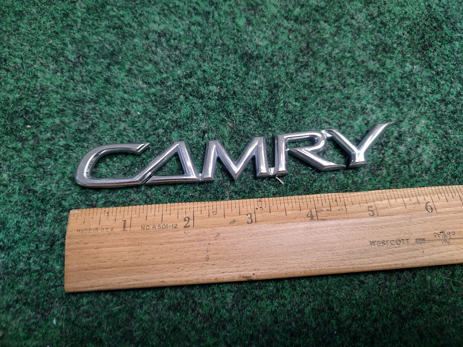 2002-2006 TOYOTA CAMRY CHROME REAR EMBLEM LOGO BADGE NAME PLATE OEM 3S3
