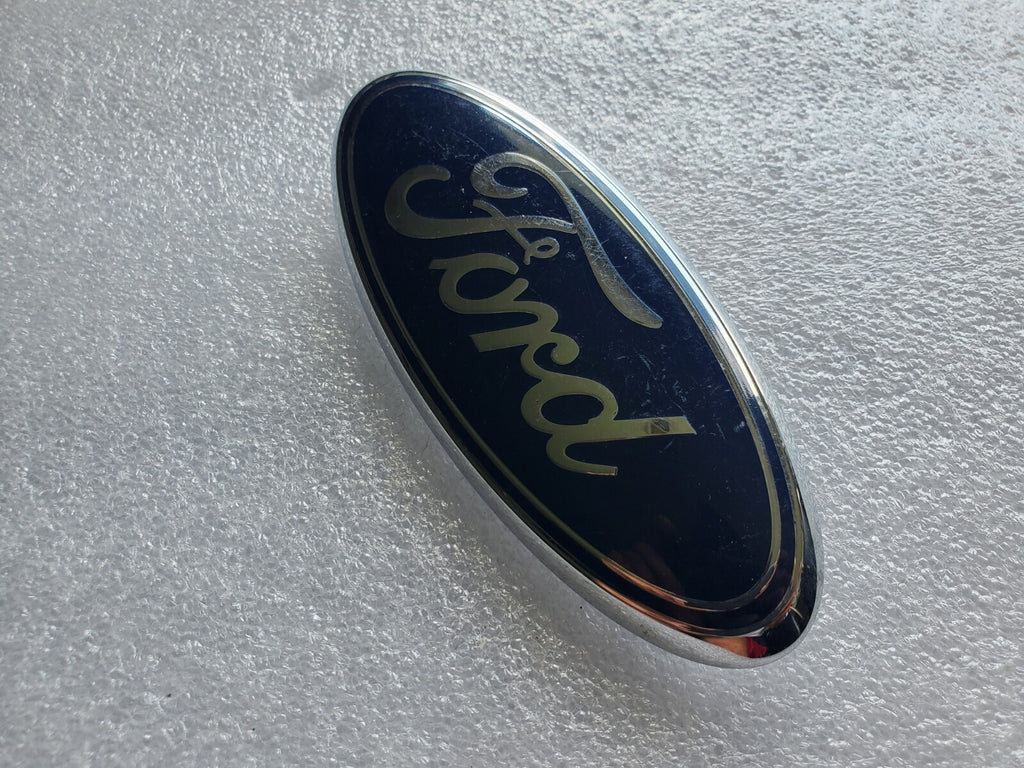 06-2009 Ford 500 TAURUS 09-11 FOCUS 08-12 ESCAPE 07-11 FREESTYLE REAR Emblem 2L9
