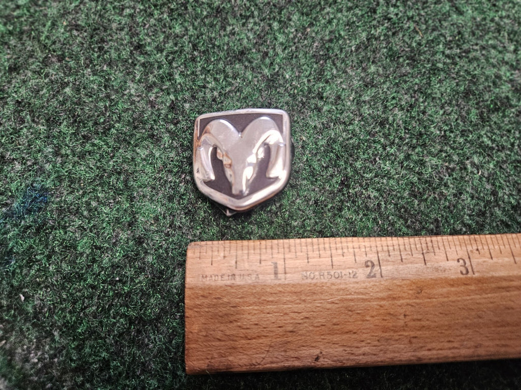 DODGE STEERING WHEEL EMBLEM RAM 1500 2500 CHARGER NITRO DURANGO CARAVAN 5M7
