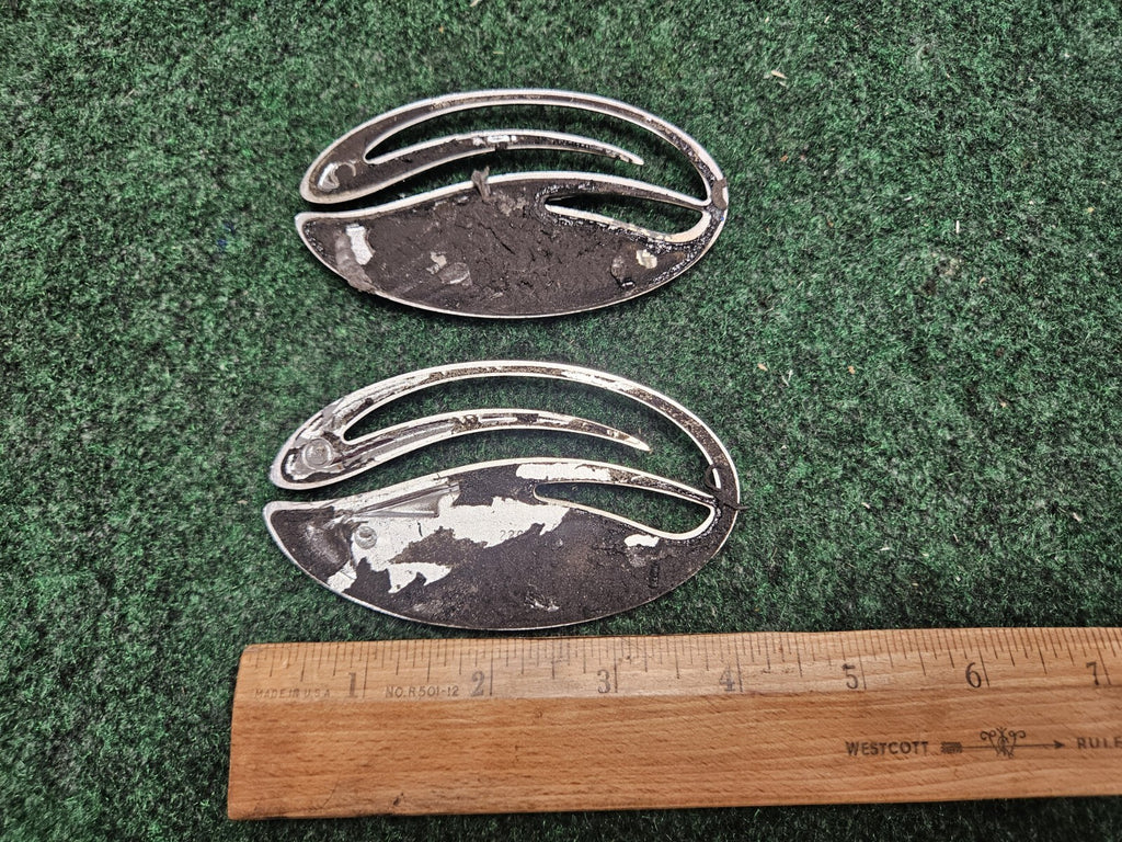 (2) 1997-2003 CHEVROLET MALIBU REAR LID EMBLEM LOGO BADGE SIGN 5M3