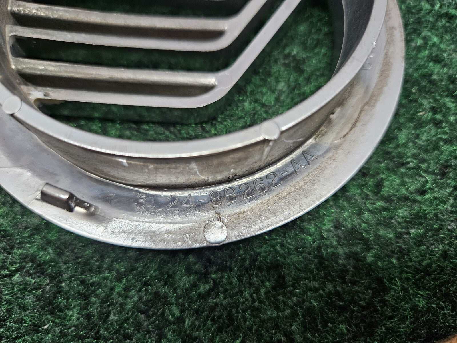2002-05 Mercury Mountaineer Front Grille Emblem OEM Motorcraft 3l24-8B262-AA GL2