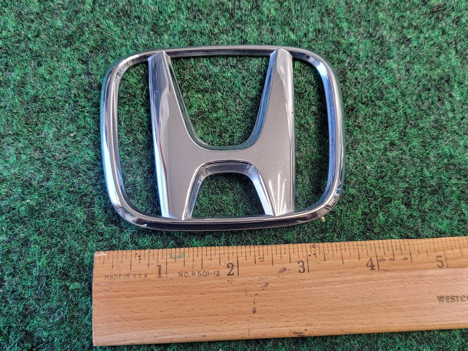 2003-2005 HONDA ACCORD SEDAN REAR TRUNK CENTER EMBLEM BADGE LOGO SYMBOL 1M6