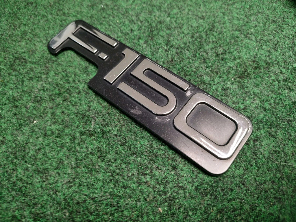 1999 2001 2002 2003 2004 Ford F-150 F 150 Side Fender Nameplate Emblem Badge 1S6