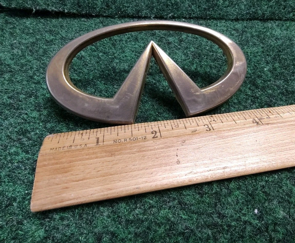 1994-1996 INFINITI G20 1997-1999 QX4 FACTORY OEM FRONT EMBLEM - 62890-0J200 5S5