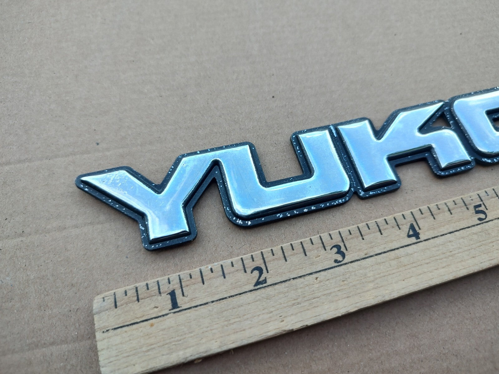 GMC 2000-2006 Yukon XL Front Door Side Emblem Badge Logo Nameplate 15746540 7S4