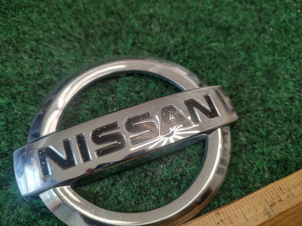 2007 2009 2010 2011 2012 Nissan Versa Rear Trunk Badge Emblem 90890-EM30A 3S9